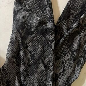 Aerie Crossover Legging Black and Gray Snakeskin Leggings